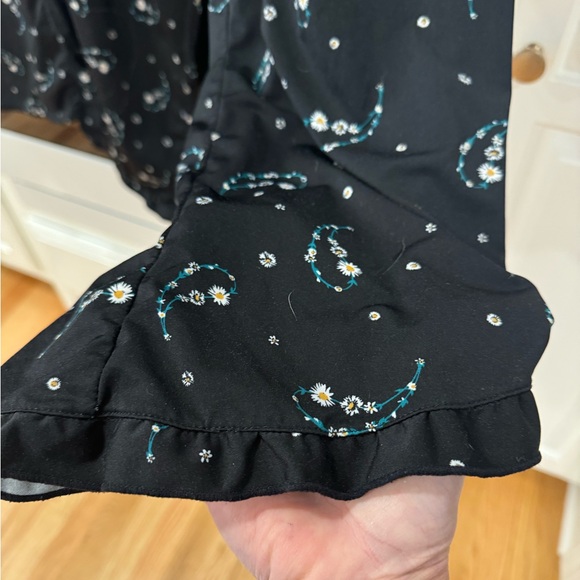 Jessica Simpson Black Floral 2 piece Capri PJ Lounge Set - Picture 5 of 9